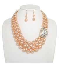 Load image into Gallery viewer, Pearl Statement Necklace
