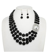 Load image into Gallery viewer, Pearl Statement Necklace
