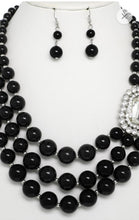 Load image into Gallery viewer, Pearl Statement Necklace
