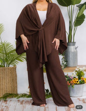 Load image into Gallery viewer, Two Piece Cape Bubble Fabric Cape Set

