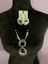 Load image into Gallery viewer, Statement Necklace Sets
