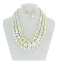 Load image into Gallery viewer, Pearls_Chunky Strand Pearls Set
